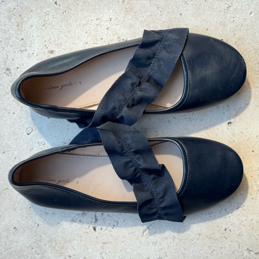 Zara Girls Navy Flats, Size 32